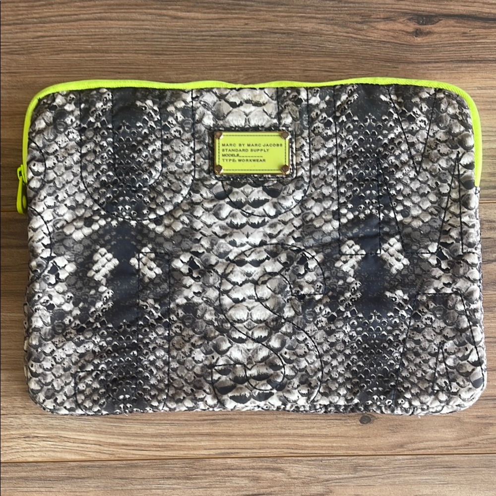 Pre-owned Marc by Marc Jacobs Reptile Print Laptop Sleeve - Gray and Yellow